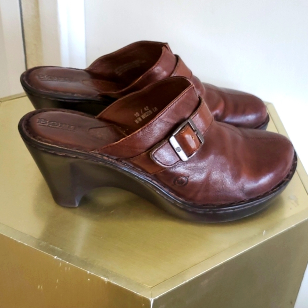 Born brown heeled clog
